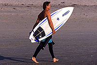 /images/133/2001-03-cali-hunti-surfer.jpg - #00764: Surfer at Huntington Beach … March 2001 -- Huntington Beach, California