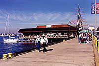 /images/133/2001-07-sandiego-harbor-people.jpg - #00847: San Diego harbor … July 2001 -- San Diego, California