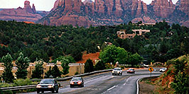 /images/133/2003-06-sedona-cars-rocks-pano.jpg - #01235: cars leaving city of Sedona and heading to Oak Creek … June 2003 -- Sedona, Arizona