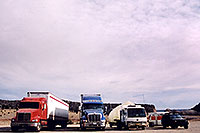 /images/133/2003-12-moving-jeep-semis.jpg - #01397: me and the boys … Dec 2003 -- Utah