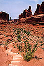 /images/133/2004-07-arches-start1.jpg - #01628: Arches National Park … July 2004 -- Arches Park, Utah