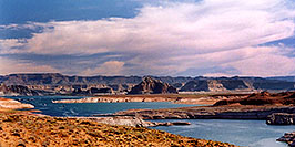 /images/133/2004-07-powell2-waheep6-pano.jpg - #01747: images of Wahweap and Lake Powell … July 2004 -- Wahweap, Lake Powell, Utah