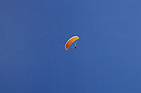 /images/133/2004-10-cinnamon-para-oran3.jpg - #02254: Orange Paraglider over Cinnamon Mountain (12,293ft) … Oct 2004 -- Paradise Divide, Crested Butte, Colorado