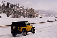 /images/133/2006-02-frisco-y-wrangler3.jpg - #02697: yellow Jeep Wrangler at overview of Dillon Lake … Feb 2006 -- Frisco, Colorado