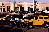 /images/133/2006-02-hummers-medved-01.jpg - #02746: yellow, white and grey 2006 H2 Hummers in Castle Rock … Feb 2006 -- Castle Rock, Colorado