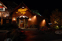 /images/133/2006-09-30-lone-night05.jpg - #02865: Mimis Café in Lone Tree … Sept 2006 -- Yosemite Rd, Lone Tree, Colorado