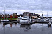/images/133/2006-10-20-oakville-harbor1.jpg - #03069: images of Oakville … Oct 2006 -- Bronte Harbour, Oakville, Ontario.Canada