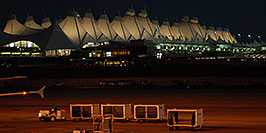 /images/133/2006-10-22-den-frontier06-w.jpg - #03101: images of Denver airport … Oct 2006 -- Denver, Colorado