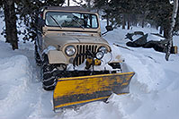 /images/133/2007-01-07-miners-jeeps04.jpg - #03306: Jeep Wrangler with a snowplow … Jan 2007 -- Miner`s Candle, Idaho Springs, Colorado
