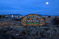 /images/133/2007-04-01-hartsel-sign-night.jpg - #03629: images of Hartsel … April 2007 -- Hartsel, Colorado