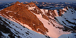 /images/133/2007-06-17-evans-top-mor2-pano.jpg - #03970: morning sun view from Mt Evans … June 2007 -- Mt Evans, Colorado