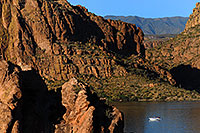 /images/133/2008-04-11-sup-can-lk-1871.jpg - #05132: Boat at Canyon Lake in Superstitions … April 2008 -- Canyon Lake, Superstitions, Arizona