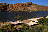 /images/133/2008-05-26-sup-boats-9848.jpg - #05388: People boating at Canyon Lake … May 2008 -- Canyon Lake, Superstitions, Arizona