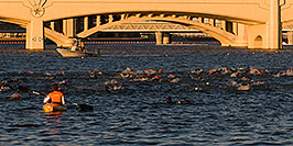 /images/133/2008-11-15-tempe-splash-47380-pano.jpg - #06066: 1 minute into the race - Splash and Dash Fall #6, November 15 2008 at Tempe Town Lake … November 2008 -- Tempe Town Lake, Tempe, Arizona