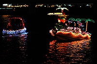 /images/133/2008-12-13-tempe-lights-boats-62740.jpg - #06418: Boat #32 - APS Fantasy of Lights Boat Parade … December 2008 -- Tempe Town Lake, Tempe, Arizona
