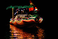 /images/133/2008-12-13-tempe-lights-boats-62799.jpg - #06419: Boat #32 - APS Fantasy of Lights Boat Parade … December 2008 -- Tempe Town Lake, Tempe, Arizona