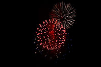 /images/133/2008-12-31-tempe-fireworks-70301.jpg - #06715: New Year`s Fireworks at Tempe Town Lake … December 2008 -- Tempe Town Lake, Tempe, Arizona