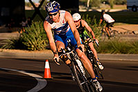 /images/133/2009-10-25-soma-bike-118299.jpg - #07620: 01:06:27 #638 cycling at Soma Triathlon … October 25, 2009 -- Rio Salado Parkway, Tempe, Arizona