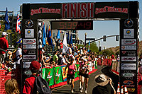 /images/133/2009-10-25-soma-finish-120129.jpg - #07668: 05:39:49 Runners finishing at Soma Triathlon … October 25, 2009 -- Rio Salado Parkway, Tempe, Arizona