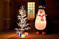 /images/133/2009-12-10-chandler-houses-127202.jpg - #07954: Christmas decorations in Chandler … December 2009 -- Chandler, Arizona
