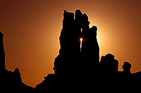 /images/133/2010-09-04-monvalley-totem-30377.jpg - #08578: Totem Pole in Monument Valley … September 2010 -- Monument Valley, Utah