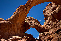 /images/133/2010-09-09-arches-double-32327.jpg - #08608: People at Double Arch in Arches National Park … September 2010 -- Double Arch, Arches Park, Utah