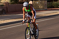 /images/133/2010-11-21-ironman-pro-bike-44361.jpg - #08920: 02:20:31 - leader #10 Matty Reed [6th,USA,08:33:08] early in Lap 2 - Ironman Arizona 2010 … November 2010 -- Rio Salado Parkway, Tempe, Arizona