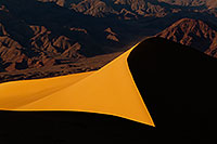 /images/133/2011-05-30-dv-mesquite-dunes-74223.jpg - #09268: Sand Patterns at Mesquite Sand Dunes in Death Valley … May 2011 -- Mesquite Sand Dunes, Death Valley, California