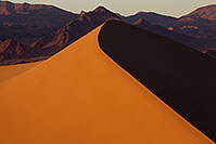 /images/133/2011-05-30-dv-mesquite-dunes-74335.jpg - #09272: Sand Patterns at Mesquite Sand Dunes in Death Valley … May 2011 -- Mesquite Sand Dunes, Death Valley, California
