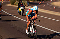 /images/133/2011-11-20-ironman-bike-pros-122219.jpg - #09778: 02:26:18 - #41 Lewis Elliot [USA] (eventually 17th in 08:38:13) at start of Lap 2 - Ironman Arizona 2011 … November 2011 -- Rio Salado Parkway, Tempe, Arizona