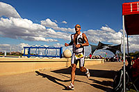 /images/133/2011-11-20-ironman-run-pros-123937.jpg - #09803: 07:48:10 - #44 Jeff Paul [USA] (eventually 32nd in 09:05:19) finishing Lap 2 - Ironman Arizona 2011 … November 2011 -- Tempe, Arizona
