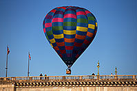 /images/133/2013-01-18-havasu-balloons-19769.jpg - #10697: Hot Air Balloons at London Bridge during Lake Havasu Balloon Fest … January 2013 -- London Bridge, Lake Havasu City, Arizona