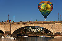 /images/133/2013-01-20-havasu-balloons-21446.jpg - #10742: Balloons above London Bridge at Lake Havasu City … January 2013 -- London Bridge, Lake Havasu City, Arizona