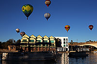 /images/133/2013-01-21-havasu-bridge-22795.jpg - #10781: Balloons above London Bridge at Lake Havasu City … January 2013 -- London Bridge, Lake Havasu City, Arizona