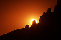 /images/133/2013-05-22-supers-sunrise-sun-1dx_0192.jpg - Superstitions > Superstitions Sunrise