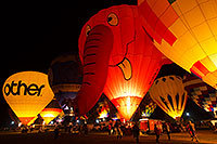 /images/133/2014-01-19-havasu-glow-1dx_9539.jpg - #11697: Elephant (Special Shapes) at Lake Havasu Balloon Fest … January 2014 -- Lake Havasu City, Arizona