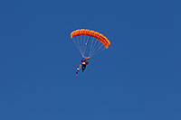 /images/133/2016-01-17-havasu-jumper-6d_6568.jpg - #12870: Skydiver in Lake Havasu … January 2016 -- Lake Havasu City, Arizona