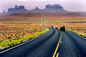 road to Monument Valley