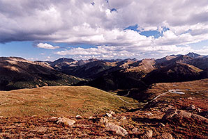 View above Independence Pass, in direction of Twin Lakes