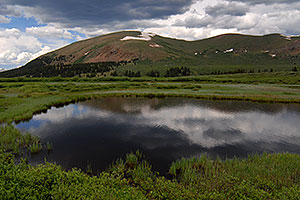 A view along the trail of Mt Bierstadt