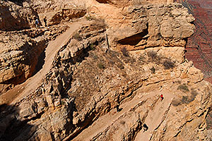 Hikers along South Kaibab Trail in Grand Canyon