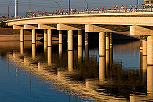 09:03:21 into the race - Runners at Scottsdale Road bridge - Marathon Run at Arizona Ironman 2008