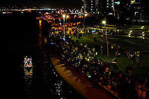 Spectators at APS Fantasy of Lights Boat Parade