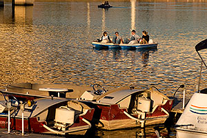 Afternoon boats at Tempe Beach Park