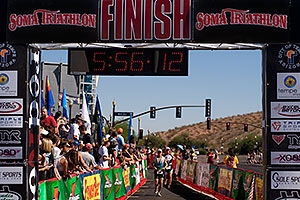 05:56:12 Runners finishing at Soma Triathlon