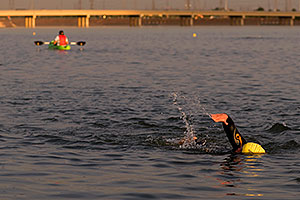 00:15:20 into the race - Splash and Dash Fall #4, October 30, 2009 at Tempe Town Lake