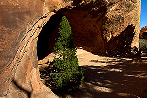 Entrance to Navajo Arch in Arches National Park