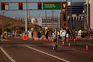 02:21:25 - #47 Tom Lowe [3rd,GBR,08:11:44] near end of Lap 1 in pursuit of the leaders - Ironman Arizona 2010