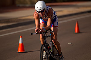 02:30:50 - #39 Lewis Elliot [25th,USA,09:10:54] early in Lap 2 in pursuit of the leaders - Ironman Arizona 2010