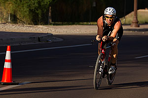 01:00:03 #980 and others cycling at Nathan Triathlon 2011